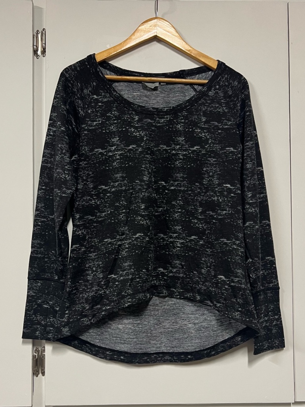 Athleta Black Heathered Scoop-Neck Long Sleeve Top - Picture 3 of 9